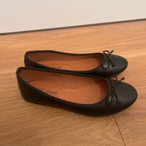 Black Ballet Flats